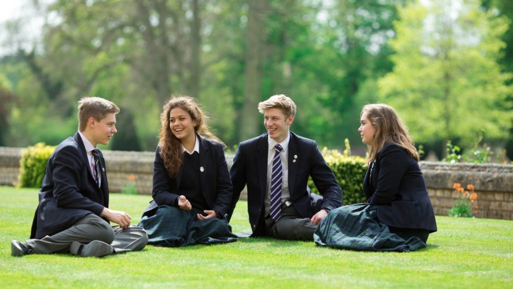 Wielka Brytania - liceum w anglii z internatem 77 Unsere Partnerinternate in England: Hier Schüler der Culford School