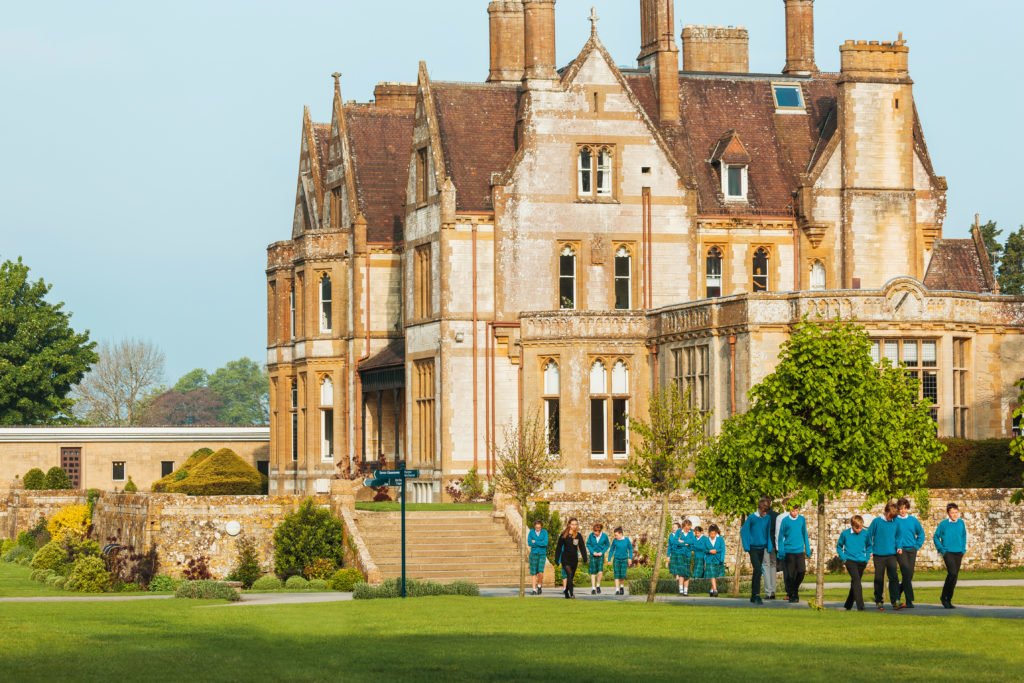 Wielka Brytania - liceum w anglii z internatem 67 Gebäude der Clayesmore School in England