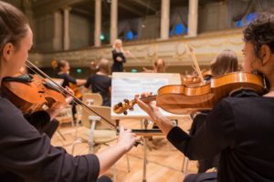 Berliner Inerntasschüler proben für Orchester