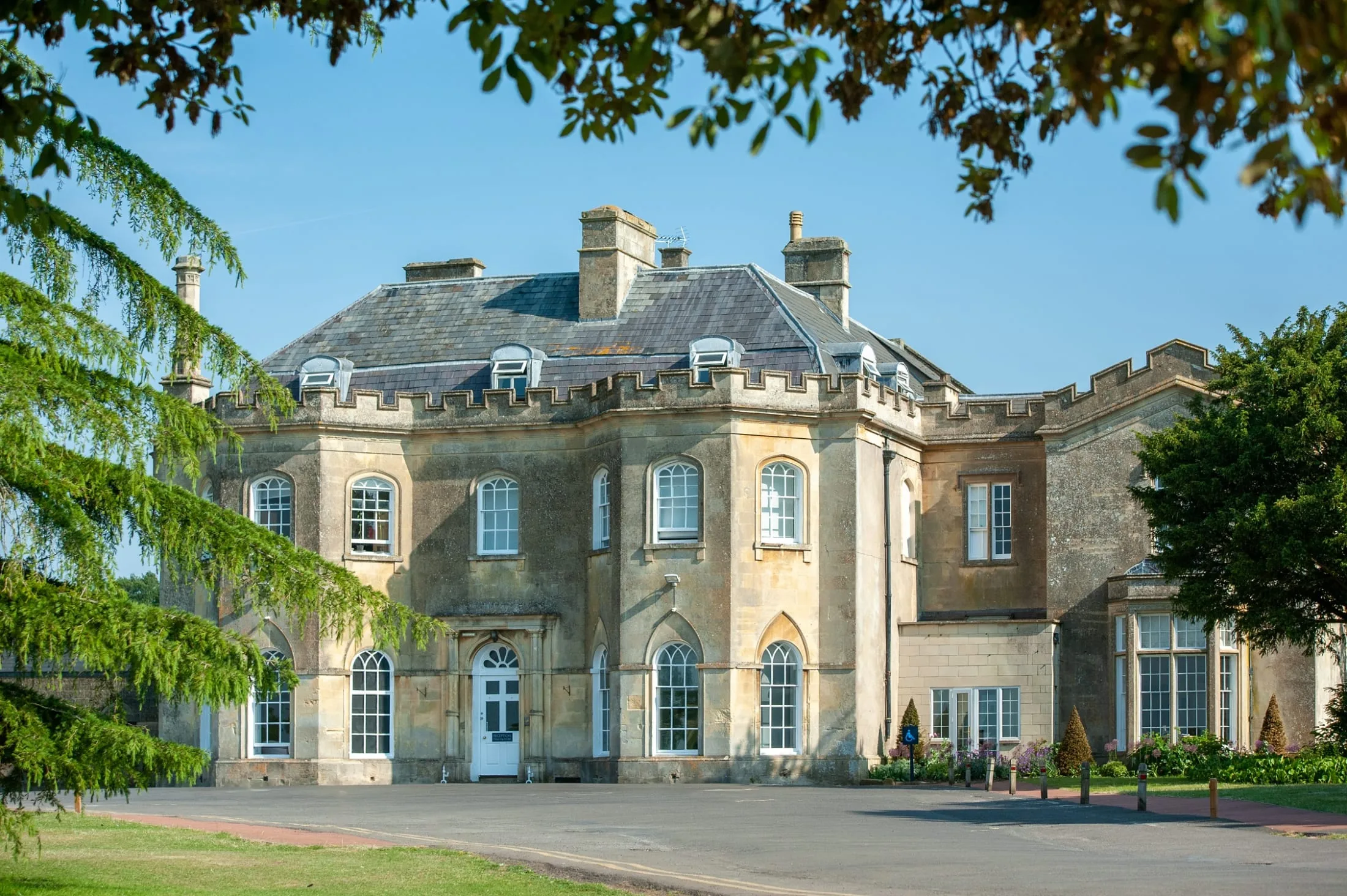 Stonar School