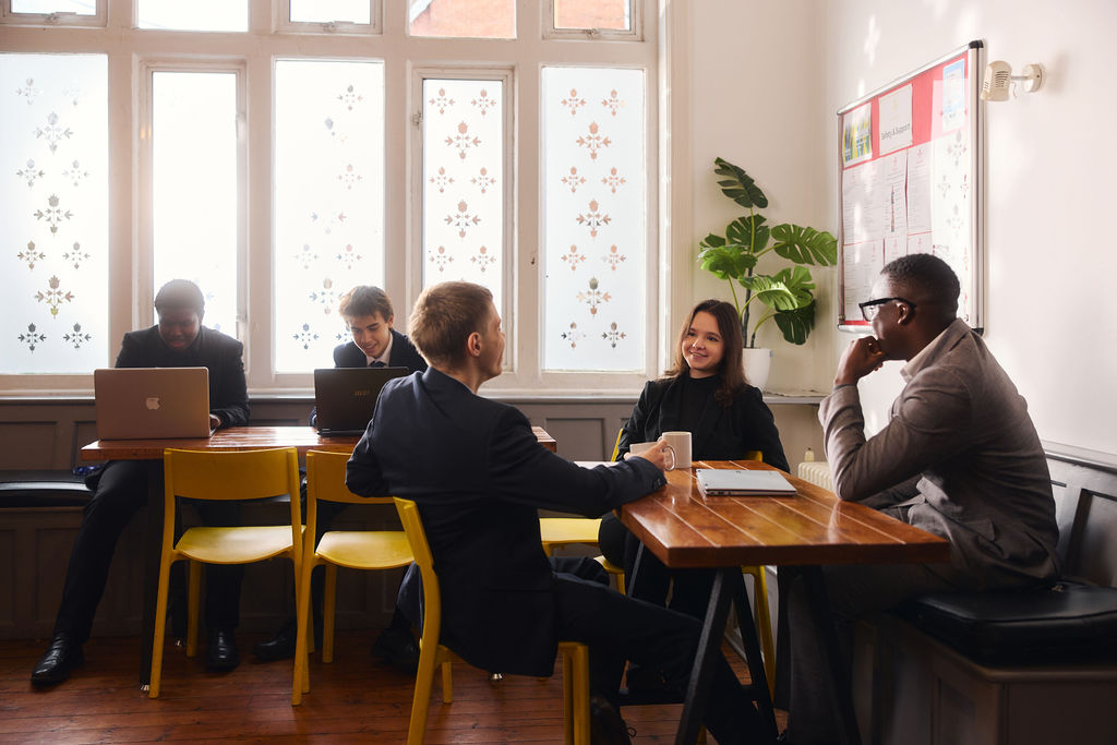 Earlscliffe College Earlscliffe College