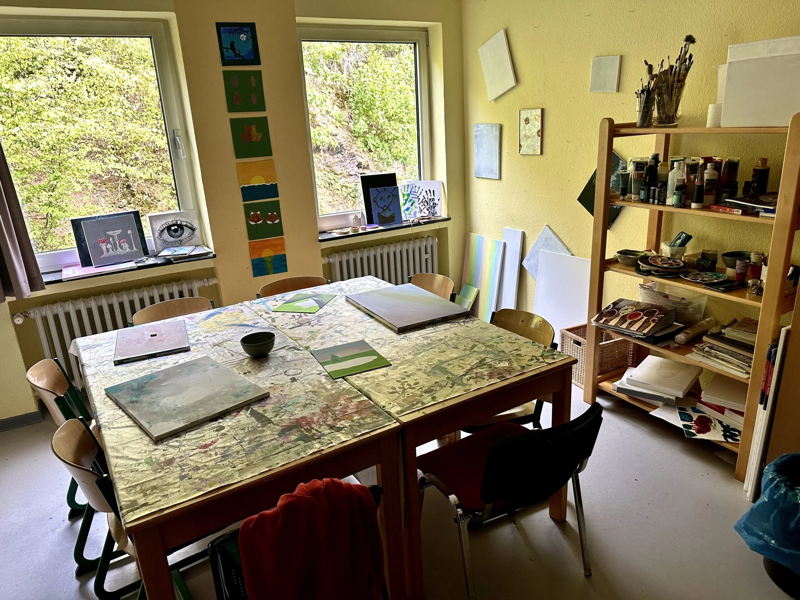 Internat Schloss Wittgenstein in Deutschland fördert die künstlerische Entwicklung der Schüler durch abwechslungsreiche Kunstprogramme und kreative Workshops in einer inspirierenden Umgebung.