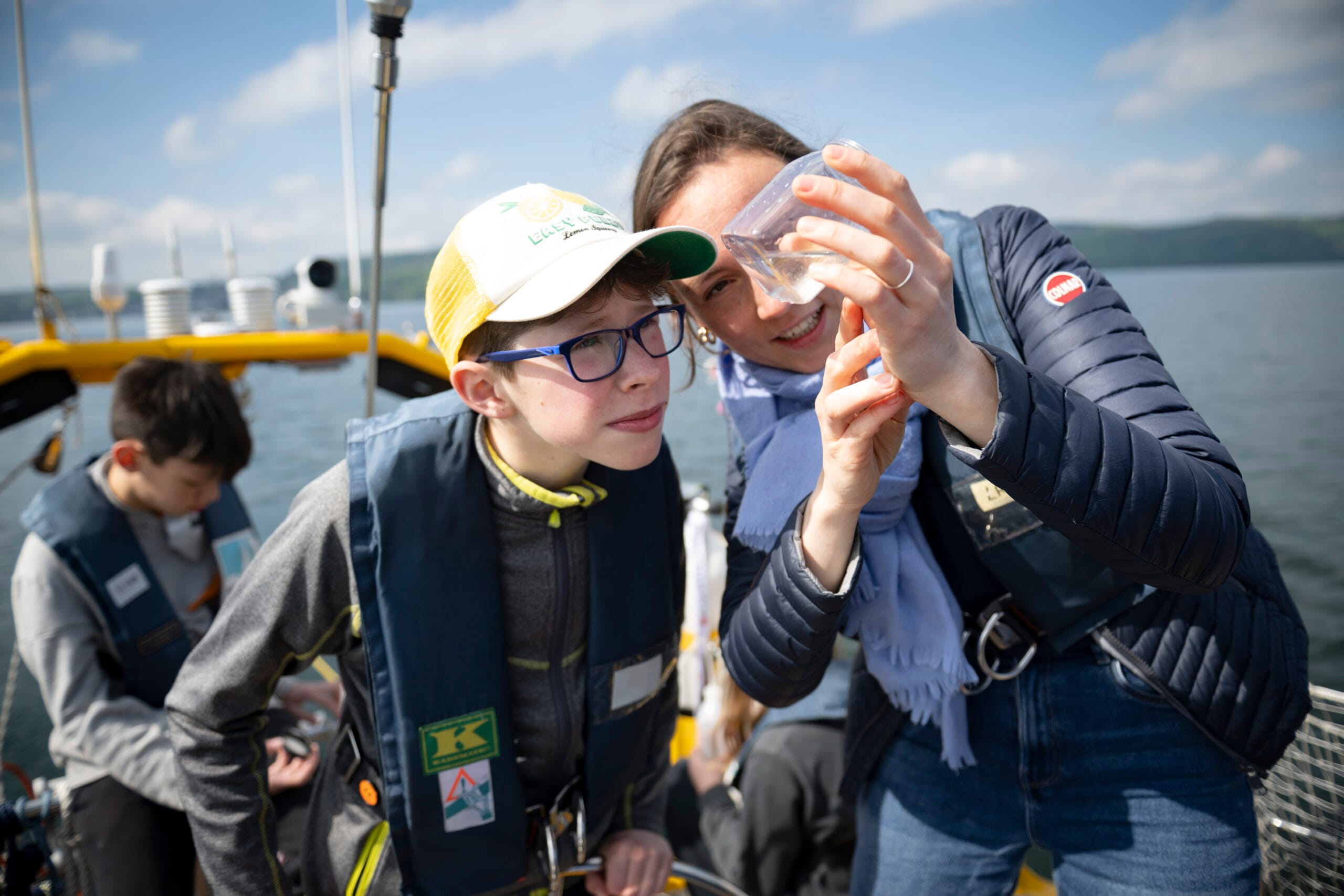 Schule Schloss Salem in Deutschland engagiert sich im Naturschutzdienst, bei dem Schüler und Schülerinnen aktiv zum Schutz der Umwelt beitragen. Dieses Programm fördert Verantwortungsbewusstsein und ein tiefes Verständnis für ökologische Zusammenhänge.