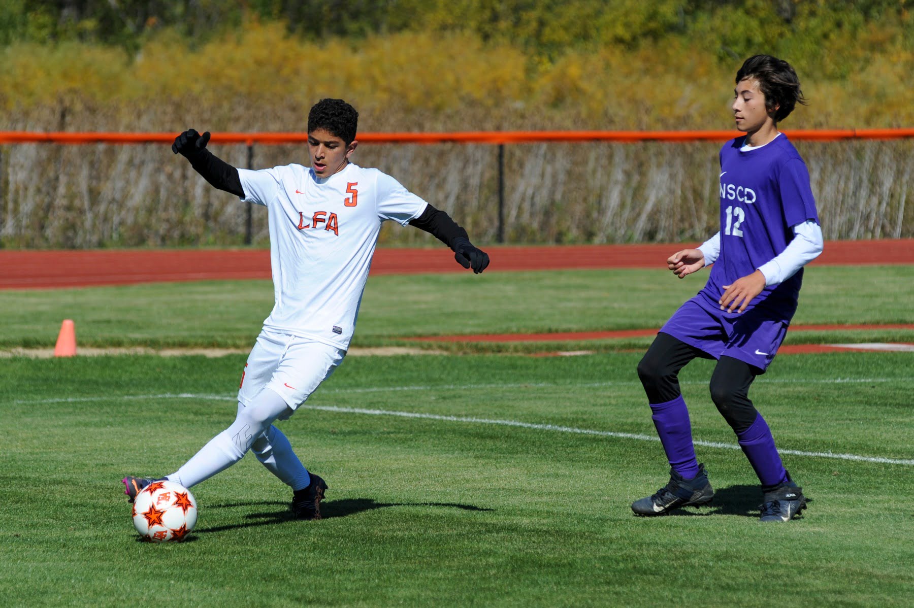 Footballspiel an der Lake Forest Academy, die exzellente Möglichkeiten für Sportler bietet und einen starken Football-Departament hat.