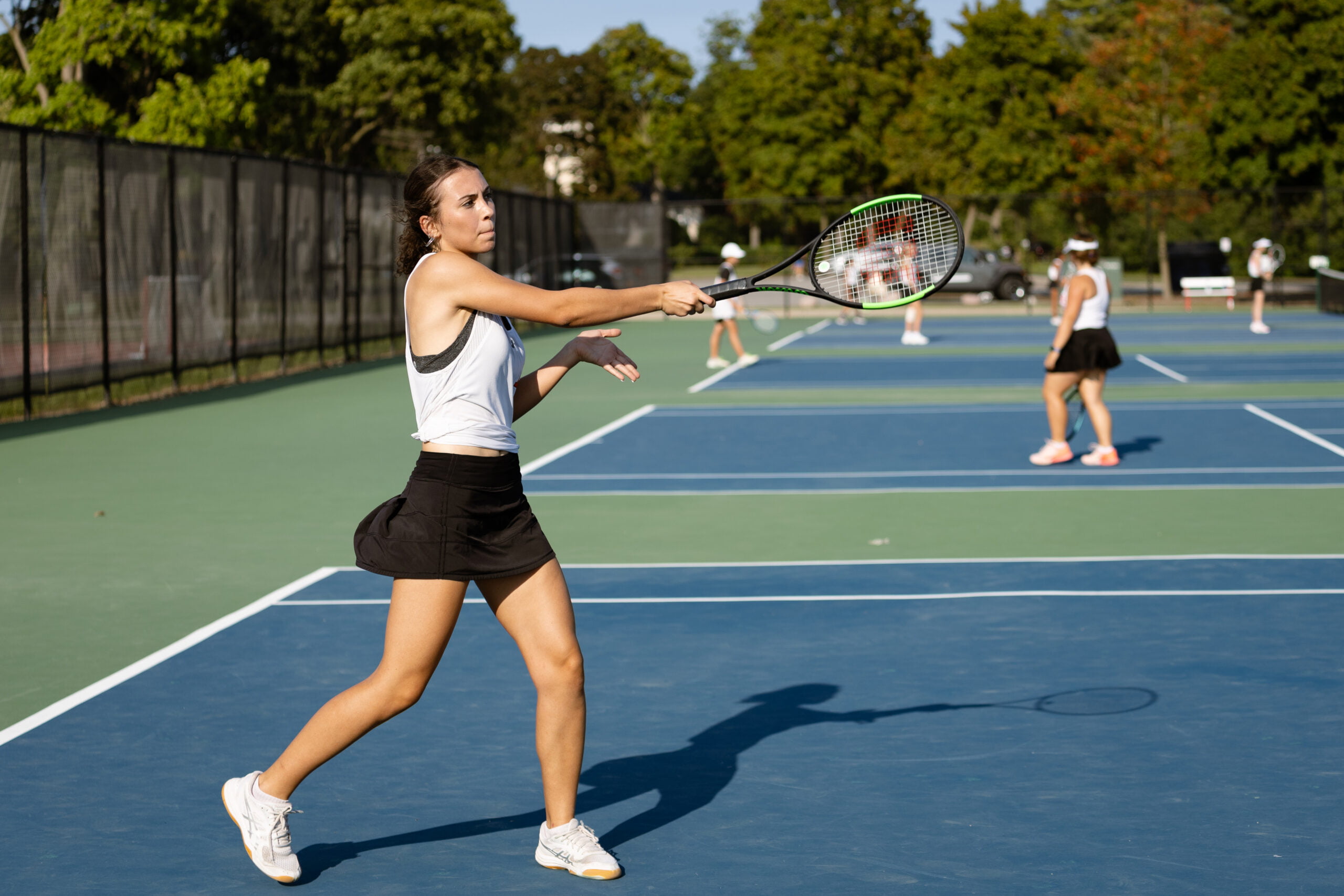 Die Lake Forest Academy hat eine starke Tennis-Abteilung und bietet hervorragende Trainingsmöglichkeiten für sportbegeisterte Schülerinnen und Schüler.