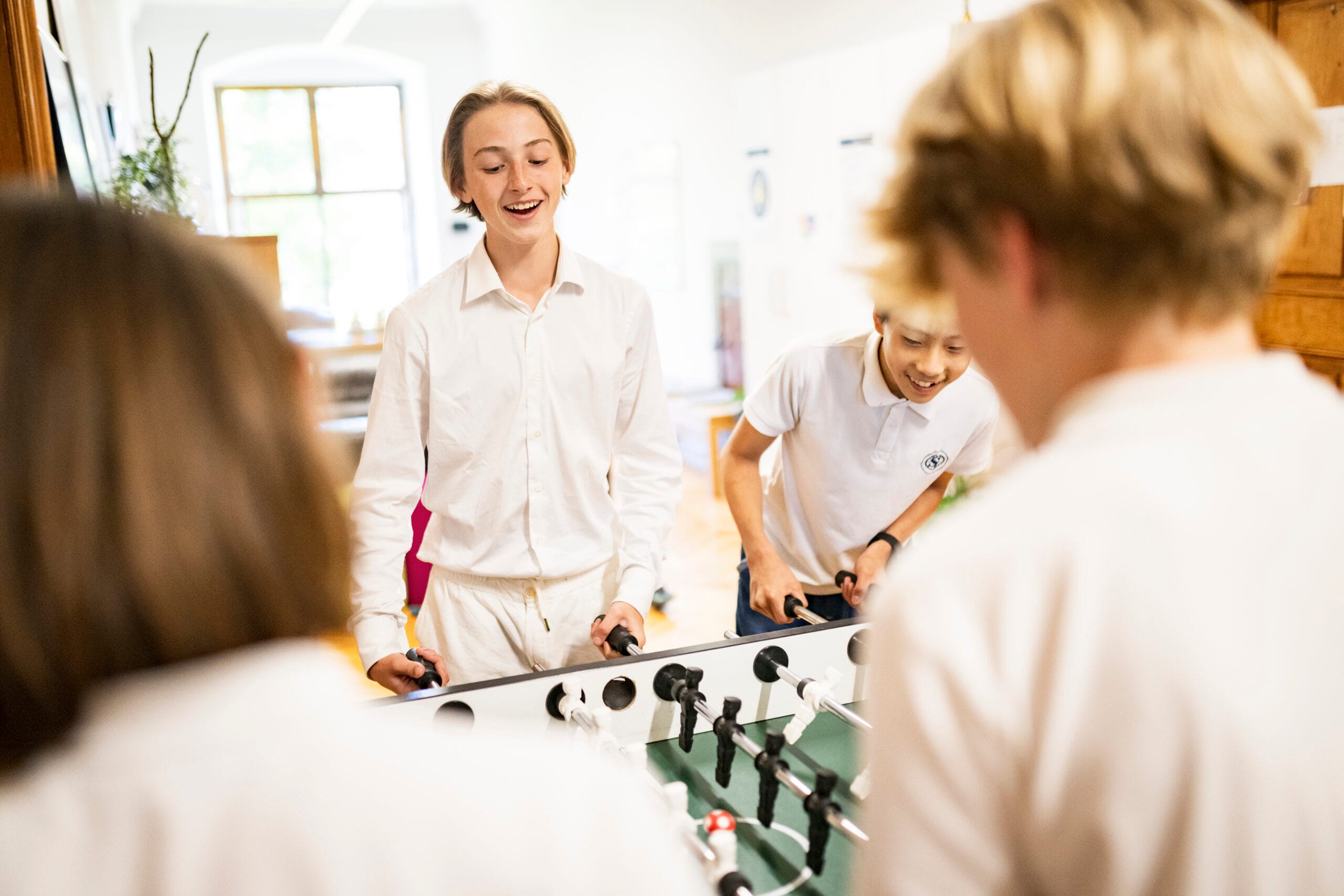 Schule Schloss Salem in Deutschland fördert eine starke Gemeinschaft, in der Schüler und Schülerinnen zusammenarbeiten, lernen und sich gegenseitig unterstützen. Diese enge Bindung trägt zur persönlichen Entwicklung und zu einem positiven Schulklima bei.