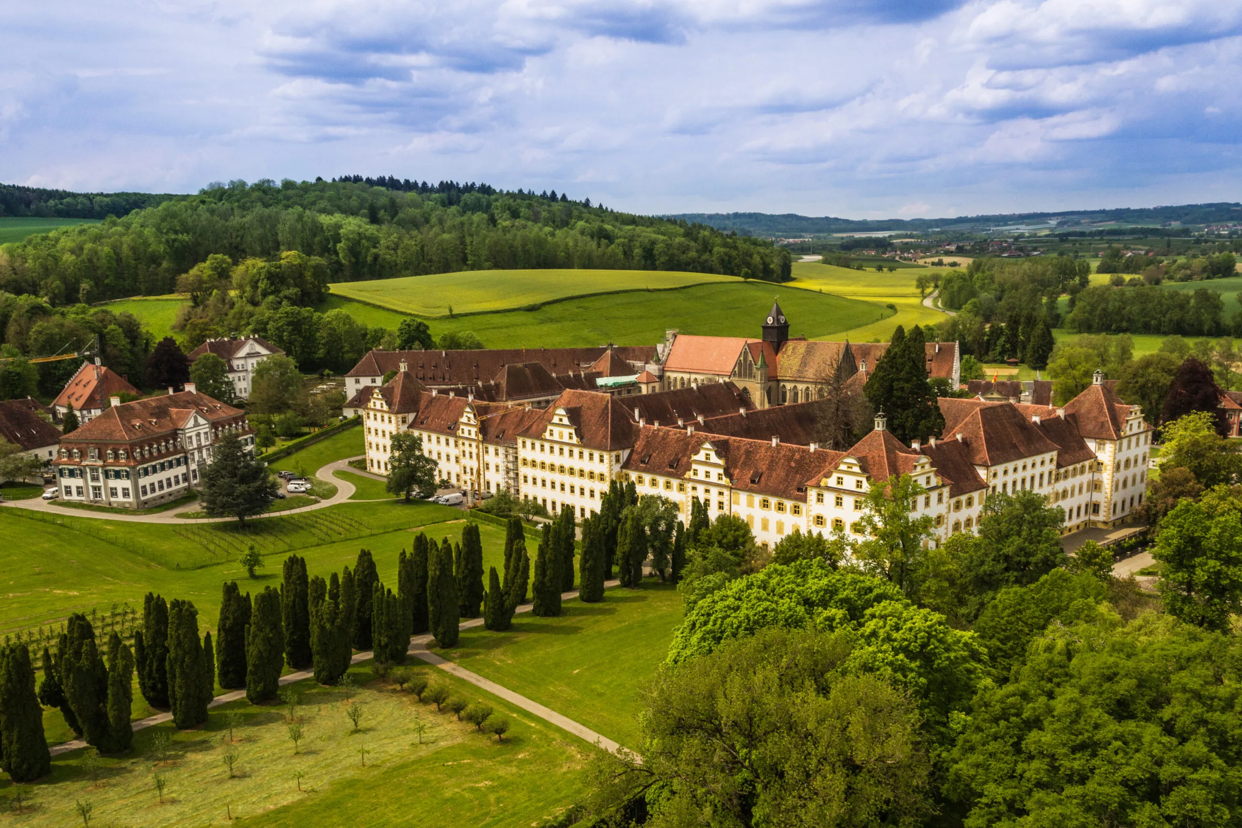 teuersten Internate der Welt Schule Schloss Salem, die größte und internationalste Schule Deutschlands, bietet einen weitläufigen Campus am Bodensee.