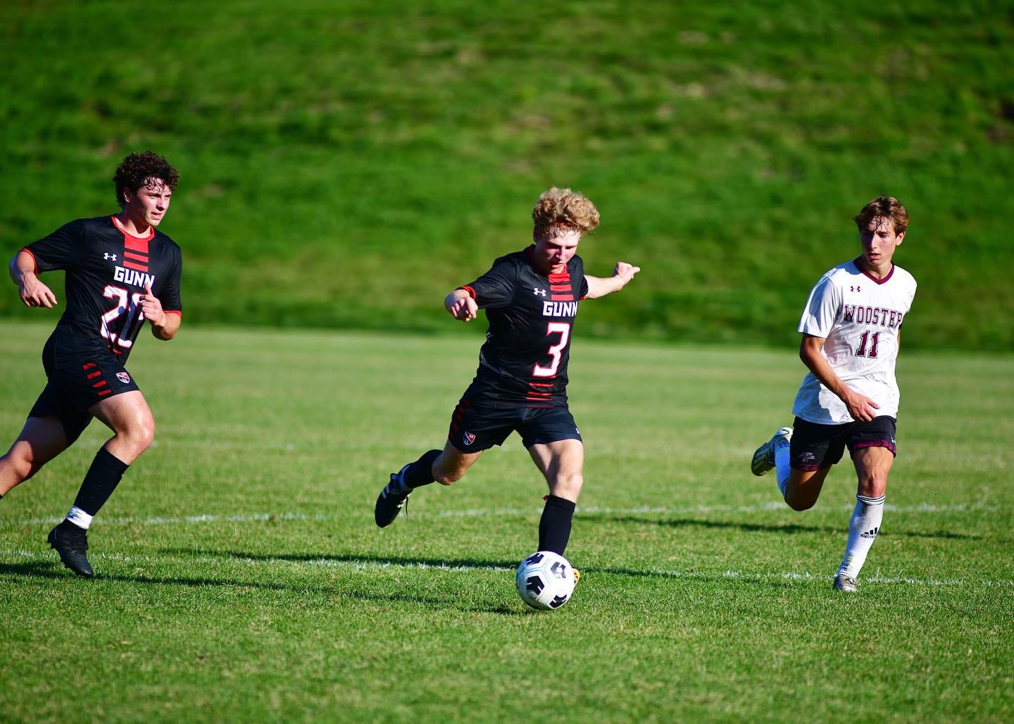 Frederick Gunn School in Kanada bietet Schülerinnen und Schülern hervorragende Möglichkeiten, ihre Fähigkeiten im Fußball zu entwickeln. Die gut ausgestatteten Sportanlagen und das engagierte Coaching-Team fördern sportliches Wachstum und Teamgeist.