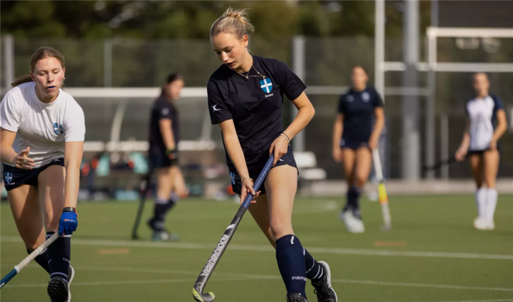 the king's school canterbury Hockeytraining an der The King’s School, Canterbury, einer traditionsreichen britischen Internatsschule.