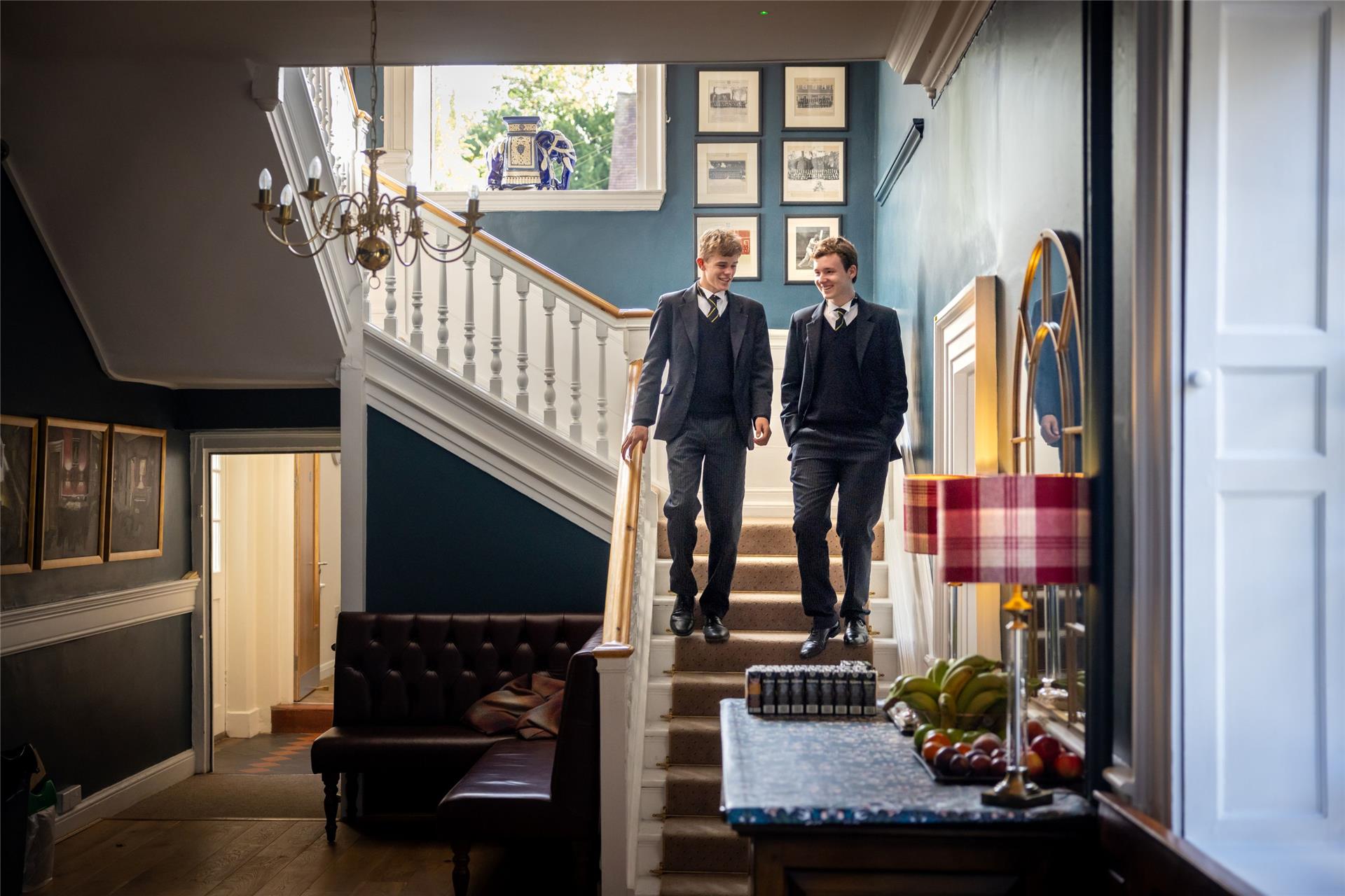 the king's school canterbury Ansicht des ikonischen Geländes der The King’s School, Canterbury, einer historischen britischen Internatsschule mit Wurzeln bis ins Jahr 597.