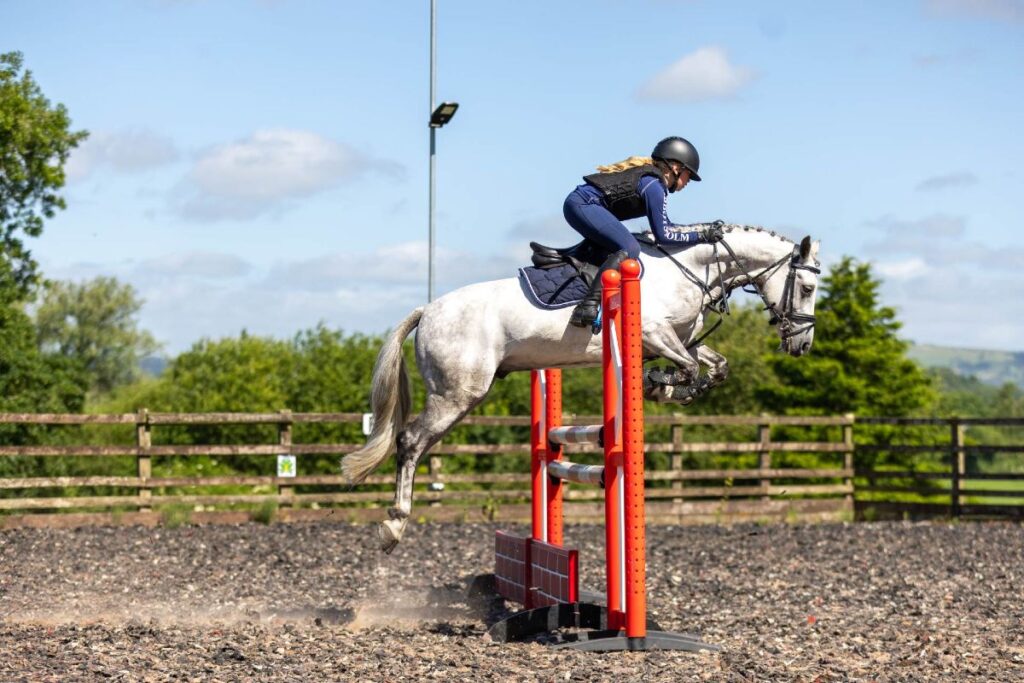 Reitinternate England