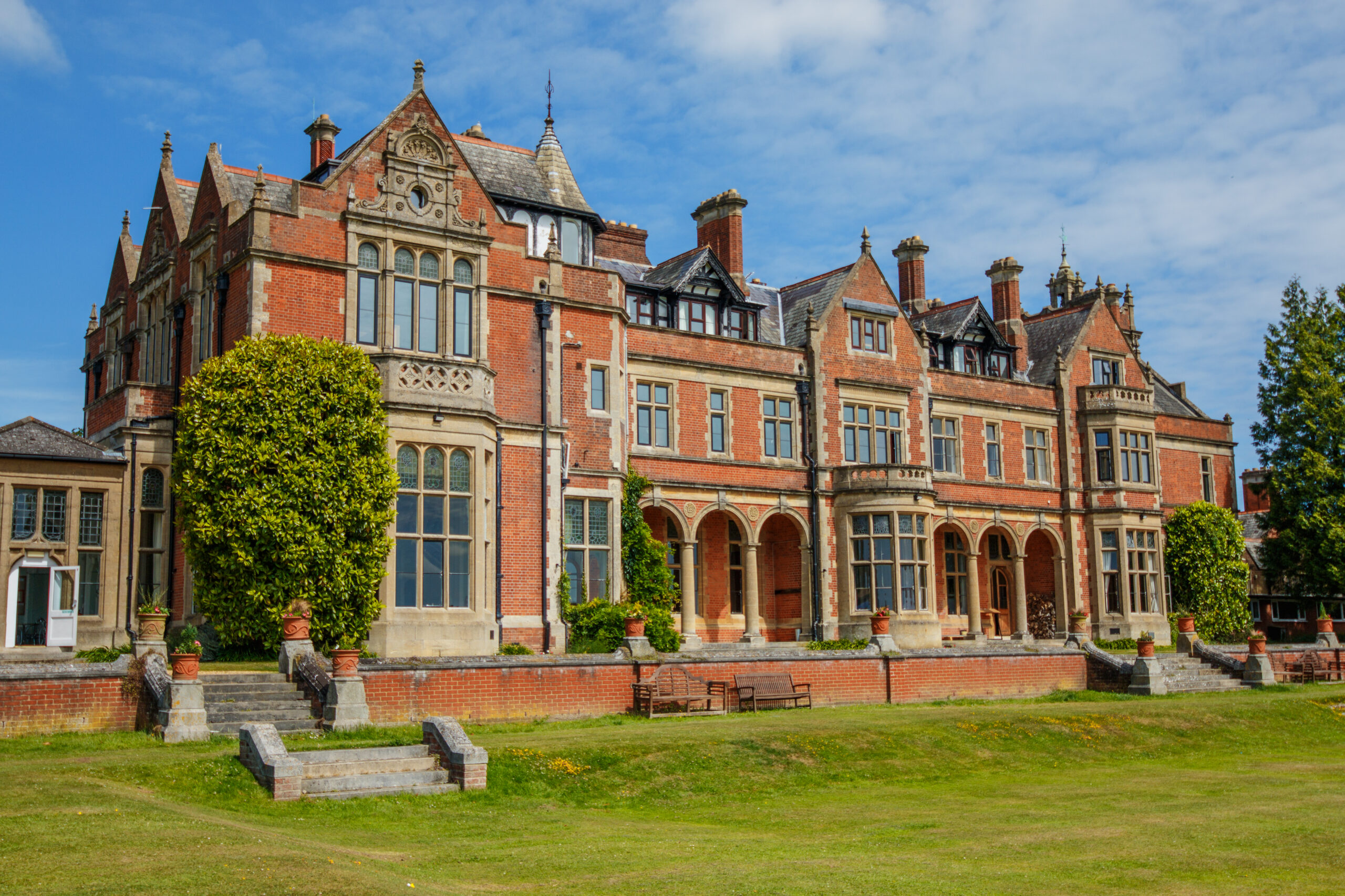 Frensham Heights School